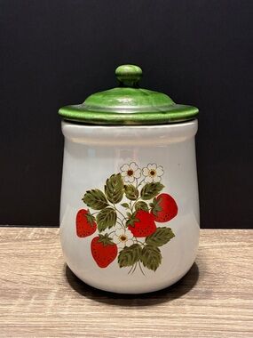 Vintage 1970s McCoy #135 Strawberry Country Canister Jar 7.5” USA